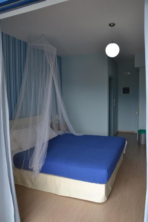 Valente Perlia Rooms Poros Town Bilik gambar